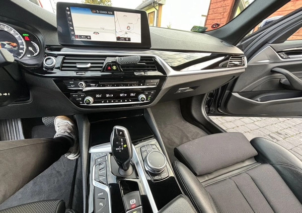BMW Seria 5 cena 129150 przebieg: 122000, rok produkcji 2018 z Kisielice małe 742